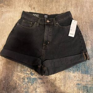 🫶🏼Urban Outfitters BDG Mom jean shorts